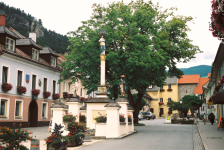 Hauptplatz und Blasmusik-Museum 